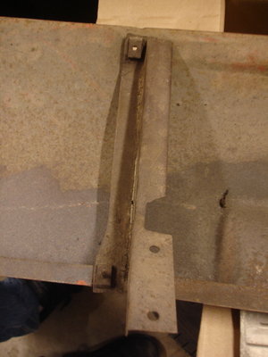 70 valance drivers side bracket.JPG